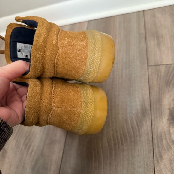 VEJA women’s MINOTAUR SUEDE CAMEL BLACK mid high top sneaker size 9 - Picture 7 of 8